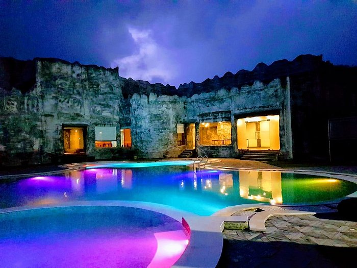 Brys Caves Resort