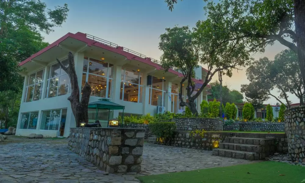 La Perle, Riverside Resort
